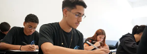 Governo de Minas inicia Maratona Enem nesta segunda-feira (1/6) com aulas gratuitas para estudantes da rede estadual